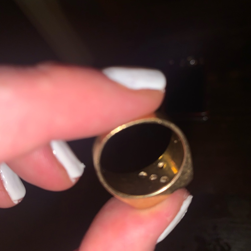 Two Men’s Gold Rings - Picture 6 of 8